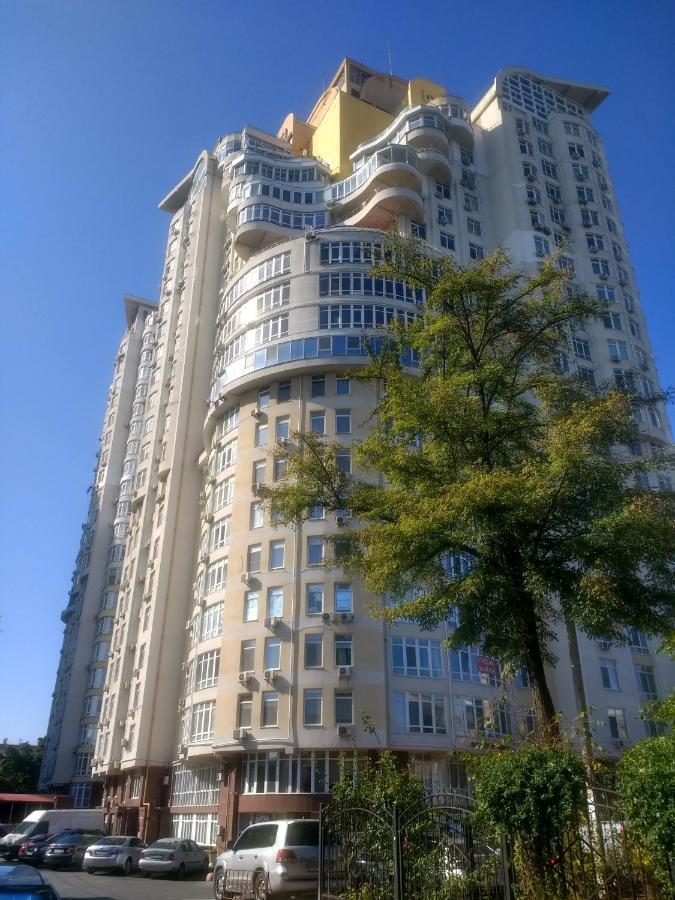 Апартаменты французький бульвар 22, клиника филатова,